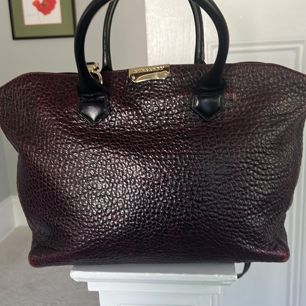 RARE Burberry burgundy pebbled Leather Tote with straps  Nordstrom collaboration - Picture 5 of 15